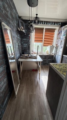 Продам двухкомнатную (2-комн.) квартиру, Ленина ул, 242, Южно-Сахалинск г