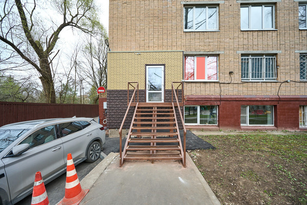 Продам торговое помещение 35 м2, 50 лет Октября ул, 6, Москва г