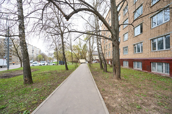 Продам торговое помещение 35 м2, 50 лет Октября ул, 6, Москва г
