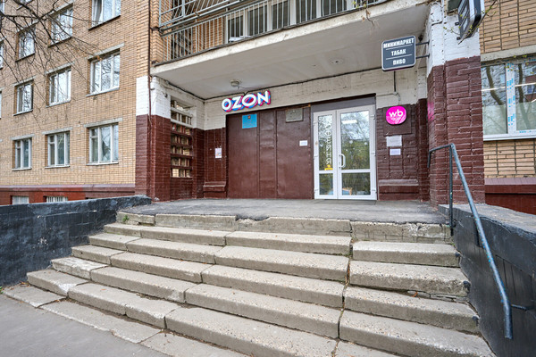 Продам торговое помещение 35 м2, 50 лет Октября ул, 6, Москва г