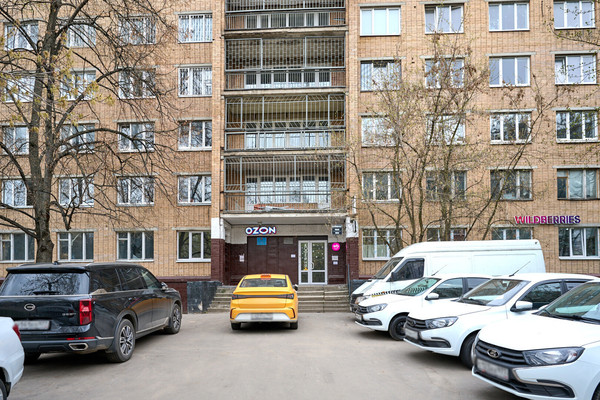 Продам торговое помещение 35 м2, 50 лет Октября ул, 6, Москва г