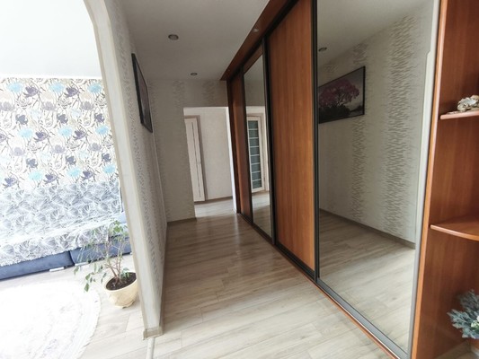 Продам трехкомнатную (3-комн.) квартиру, 9 Мая ул, 58, Красноярск г