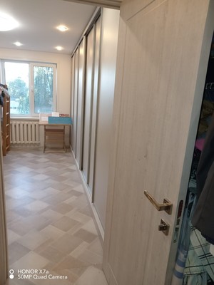Продам трехкомнатную (3-комн.) квартиру, Адоратского ул, 27ка, Казань г