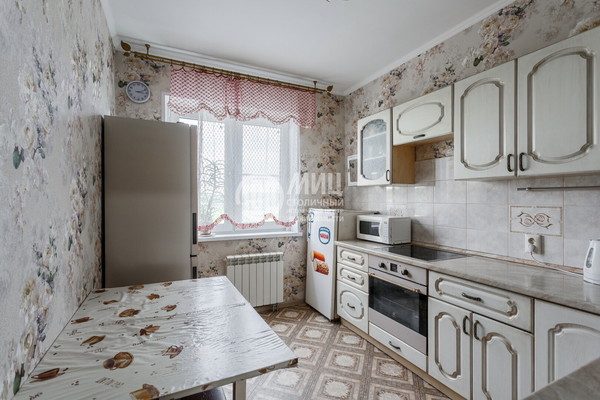 Продам трехкомнатную (3-комн.) квартиру, Барышевская Роща ул, 24, Щербинка г