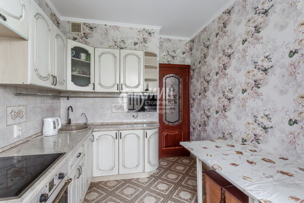 Продам трехкомнатную (3-комн.) квартиру, Барышевская Роща ул, 24, Щербинка г