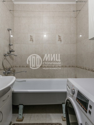 Продам трехкомнатную (3-комн.) квартиру, Барышевская Роща ул, 24, Щербинка г