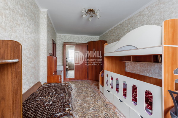 Продам трехкомнатную (3-комн.) квартиру, Барышевская Роща ул, 24, Щербинка г