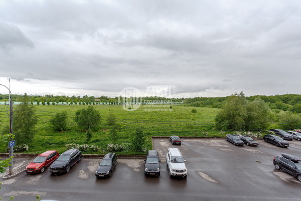 Продам трехкомнатную (3-комн.) квартиру, Барышевская Роща ул, 24, Щербинка г