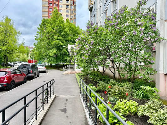 Продам трехкомнатную (3-комн.) квартиру, Архитектора Власова ул, 17к1, Москва г