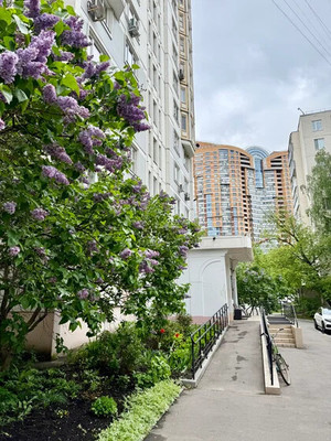 Продам трехкомнатную (3-комн.) квартиру, Архитектора Власова ул, 17к1, Москва г