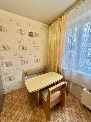 Продам трехкомнатную (3-комн.) квартиру, Архитектора Власова ул, 17к1, Москва г
