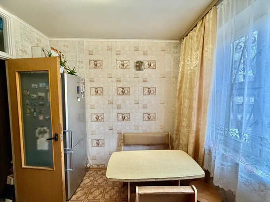 Продам трехкомнатную (3-комн.) квартиру, Архитектора Власова ул, 17к1, Москва г