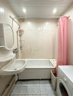 Продам трехкомнатную (3-комн.) квартиру, Архитектора Власова ул, 17к1, Москва г