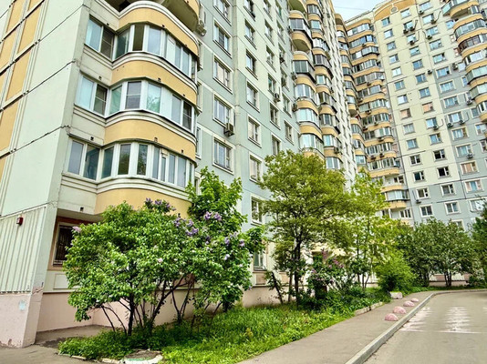 Продам трехкомнатную (3-комн.) квартиру, Архитектора Власова ул, 17к1, Москва г