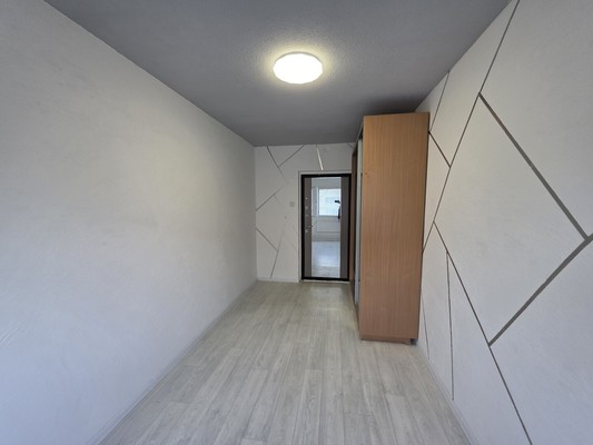 Продам комнату в 13-комн. квартире, Горняков пр-кт, 2Г, Костомукша г