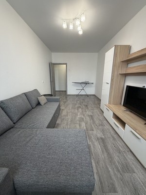 Продам однокомнатную (1-комн.) квартиру, Самаровская ул, 6к1, Ханты-Мансийск г