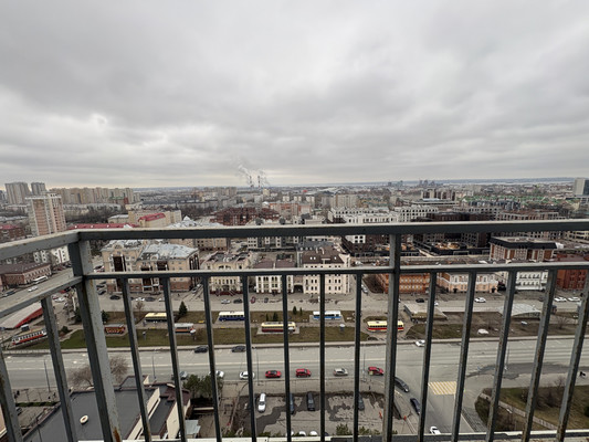 Продам многокомнатную квартиру, Петербургская ул, 65а, Казань г