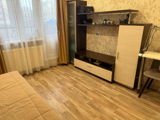 Продам трехкомнатную (3-комн.) квартиру, Искровский пр-кт, 26, Санкт-Петербург г