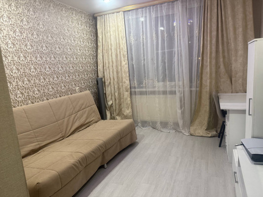 Продам трехкомнатную (3-комн.) квартиру, Искровский пр-кт, 26, Санкт-Петербург г