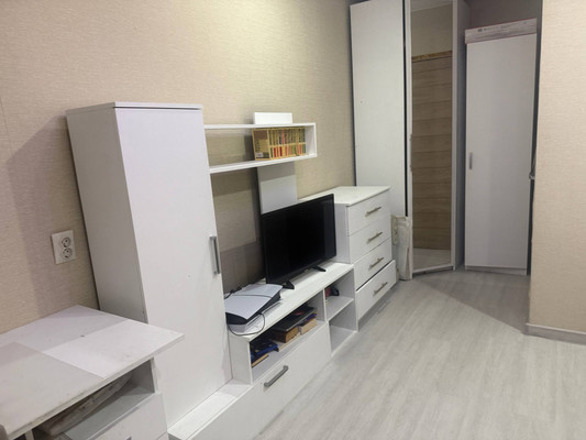 Продам трехкомнатную (3-комн.) квартиру, Искровский пр-кт, 26, Санкт-Петербург г