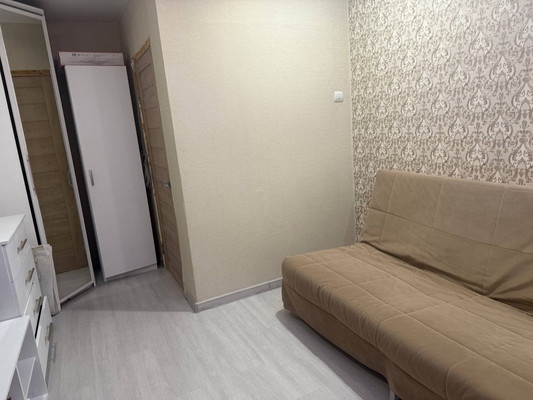Продам трехкомнатную (3-комн.) квартиру, Искровский пр-кт, 26, Санкт-Петербург г