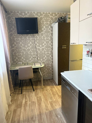 Продам трехкомнатную (3-комн.) квартиру, Искровский пр-кт, 26, Санкт-Петербург г