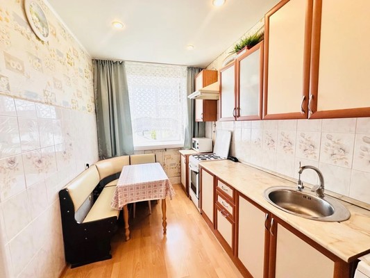Продам двухкомнатную (2-комн.) квартиру, Заря ул, 5а, Казань г