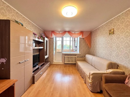 Продам двухкомнатную (2-комн.) квартиру, Заря ул, 5а, Казань г