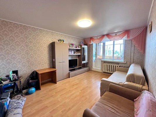 Продам двухкомнатную (2-комн.) квартиру, Заря ул, 5а, Казань г