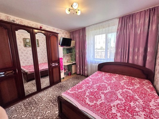 Продам двухкомнатную (2-комн.) квартиру, Заря ул, 5а, Казань г