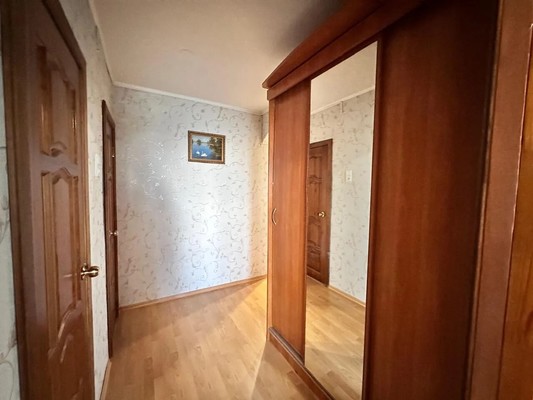 Продам двухкомнатную (2-комн.) квартиру, Заря ул, 5а, Казань г