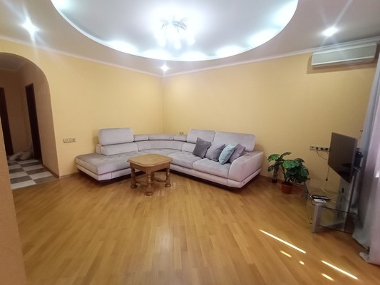 Продам двухкомнатную (2-комн.) квартиру, Зорге ул, 58Ак8, Ростов-на-Дону г