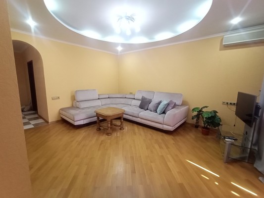 Продам двухкомнатную (2-комн.) квартиру, Зорге ул, 58Ак8, Ростов-на-Дону г