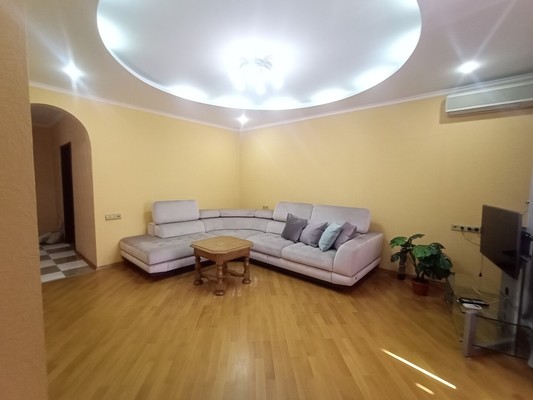 Продам двухкомнатную (2-комн.) квартиру, Зорге ул, 58Ак8, Ростов-на-Дону г