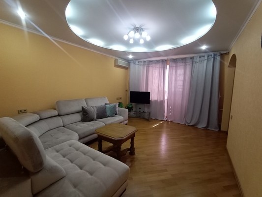 Продам двухкомнатную (2-комн.) квартиру, Зорге ул, 58Ак8, Ростов-на-Дону г