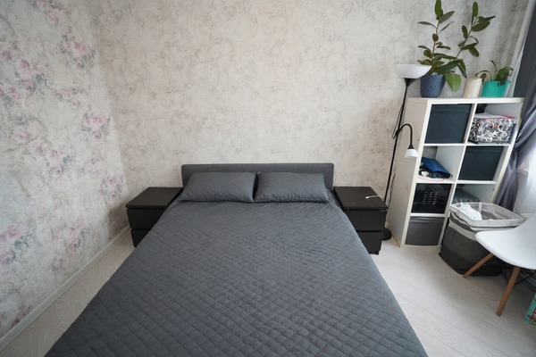 Продам двухкомнатную (2-комн.) квартиру, Брусилова ул, 27к2, Москва г