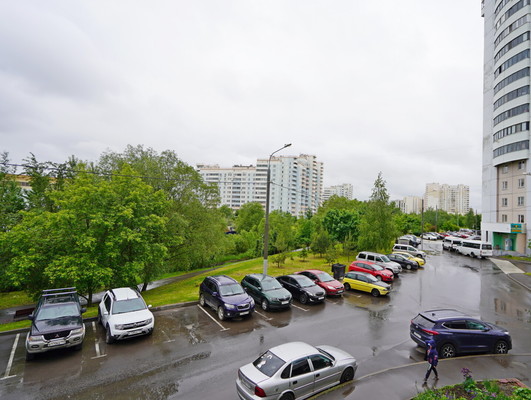 Продам двухкомнатную (2-комн.) квартиру, Брусилова ул, 27к2, Москва г