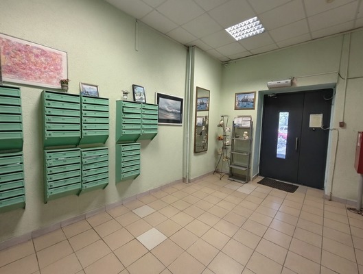 Продам двухкомнатную (2-комн.) квартиру, Брусилова ул, 27к2, Москва г