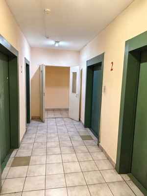 Продам двухкомнатную (2-комн.) квартиру, Брусилова ул, 27к2, Москва г