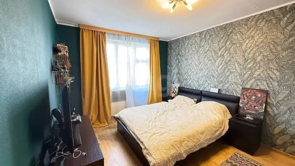 Продам трехкомнатную (3-комн.) квартиру, им. Зверева ул, 4, Красногорск г