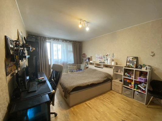 Продам трехкомнатную (3-комн.) квартиру, им. Зверева ул, 4, Красногорск г