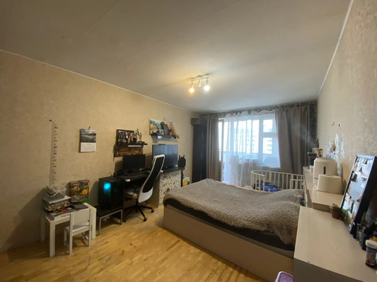 Продам трехкомнатную (3-комн.) квартиру, им. Зверева ул, 4, Красногорск г