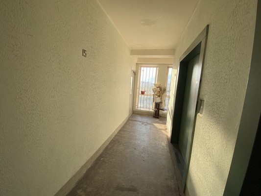 Продам трехкомнатную (3-комн.) квартиру, им. Зверева ул, 4, Красногорск г