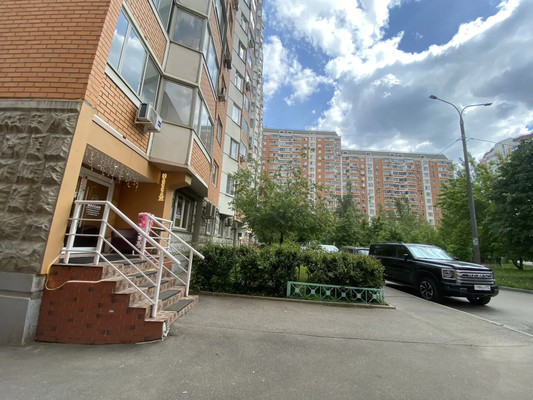 Продам трехкомнатную (3-комн.) квартиру, им. Зверева ул, 4, Красногорск г