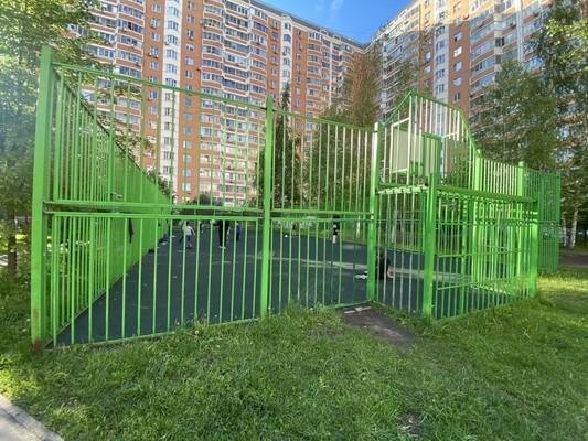 Продам трехкомнатную (3-комн.) квартиру, им. Зверева ул, 4, Красногорск г