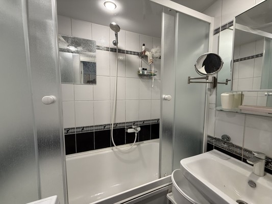 Продам трехкомнатную (3-комн.) квартиру, Красных Командиров ул, 9, Волосово г