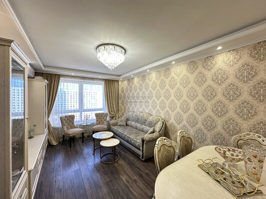 Продам трехкомнатную (3-комн.) квартиру, Саларьевская ул, 14к2, Московский п