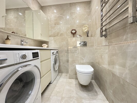 Продам трехкомнатную (3-комн.) квартиру, Саларьевская ул, 14к2, Московский п