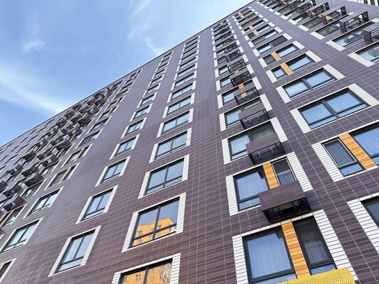 Продам трехкомнатную (3-комн.) квартиру, Саларьевская ул, 14к2, Московский п