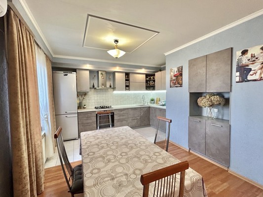 Продам трехкомнатную (3-комн.) квартиру, Калинина ул, 89, Пенза г
